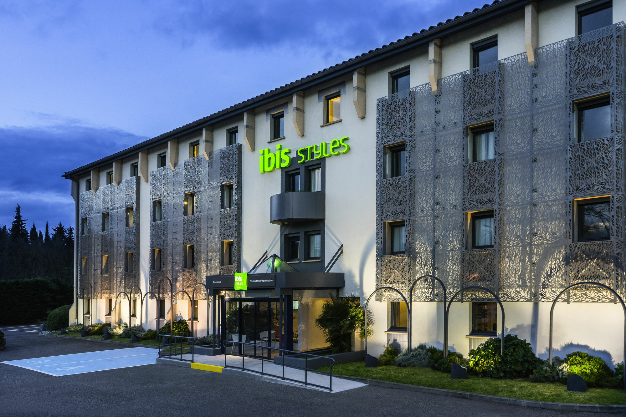 Ibis Styles Toulouse Nord Sesquieres Exterior foto